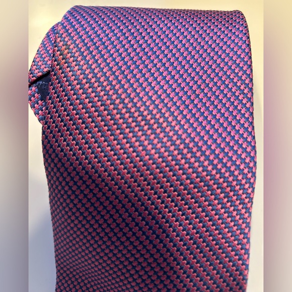 Salvatore Ferragamo. Great condition, 3.5 width. Elegant look and color scheme - Picture 3 of 3